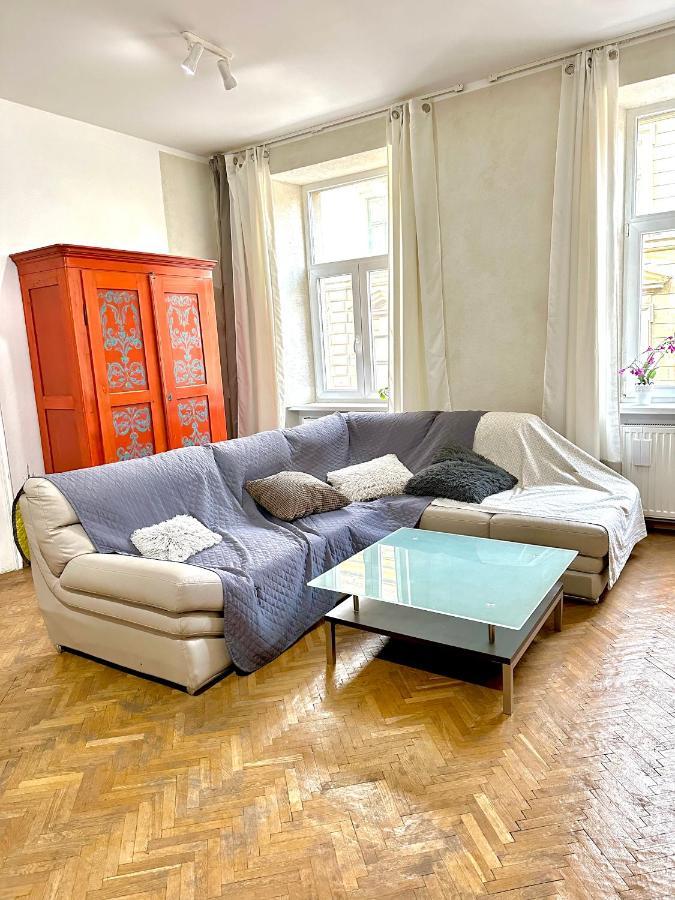 Charming Apartament City Center ティミショアラ エクステリア 写真