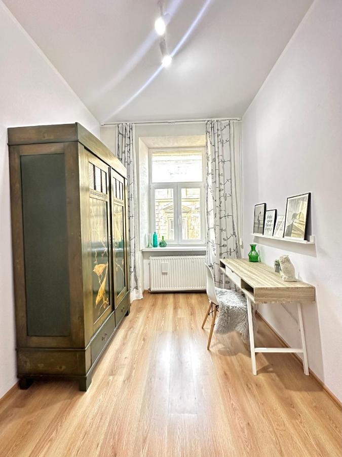 Charming Apartament City Center ティミショアラ エクステリア 写真